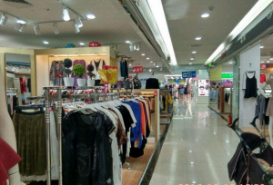 大康惠百貨服裝店商鋪?zhàn)廪D(zhuǎn) 西大東門(mén)對(duì)面旺鋪商機(jī)